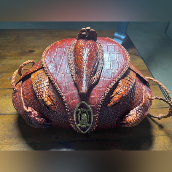 1940s Vintage Armadillo Taxidermy Purse/Handbag - Picture 5 of 8